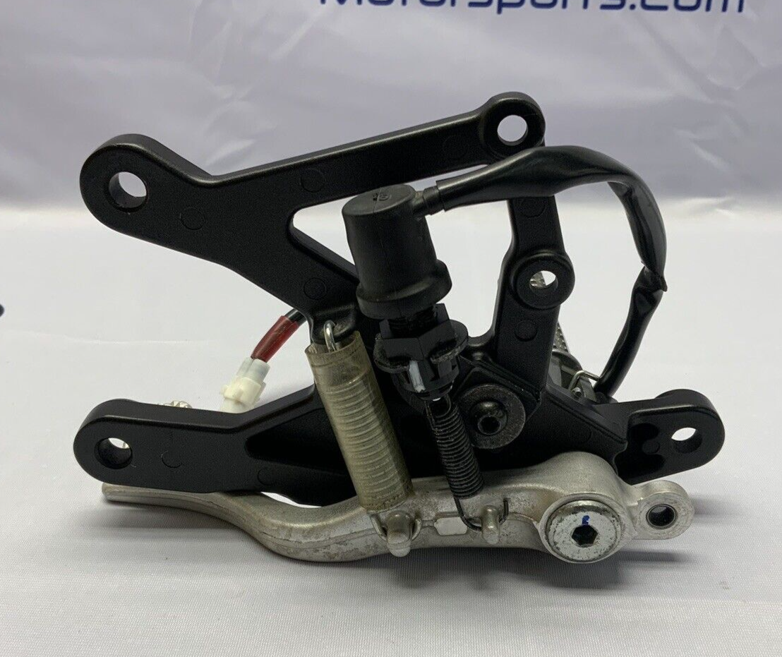 Yamaha Right Rear Set W/ Brake Lever & Switch YZF-R1 2015-25 OEM 2CR-27443-00-00
