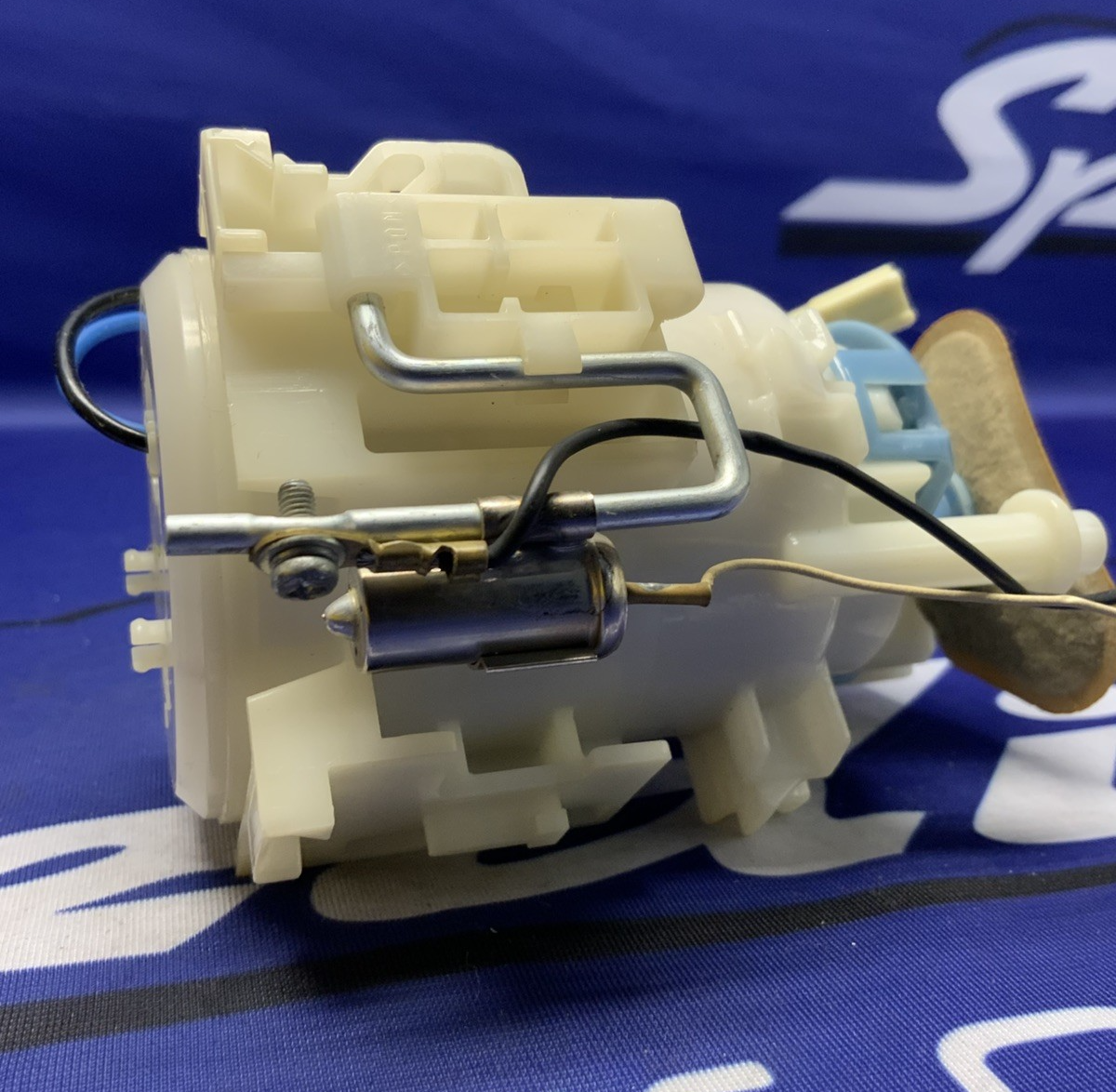 Yamaha Fuel Pump Assembly YZF-R6 2006-2007 OEM 2C0-13907-03-00
