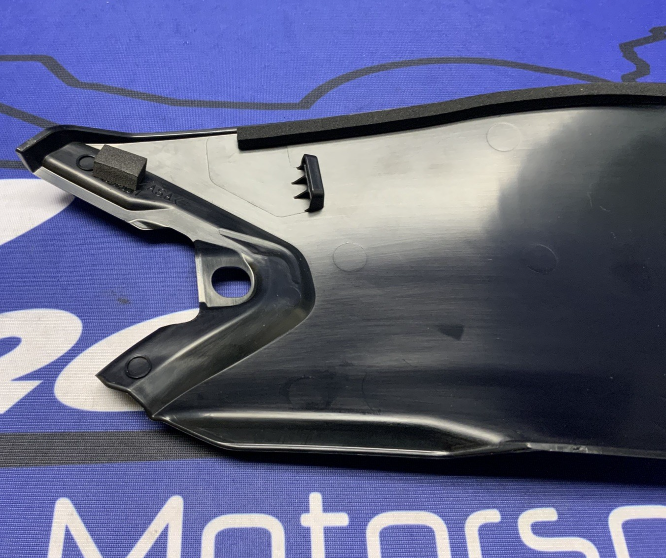 Yamaha Right Tank Cover (Black) YZF-R9 2025 OEM BKN-2171M-00-00