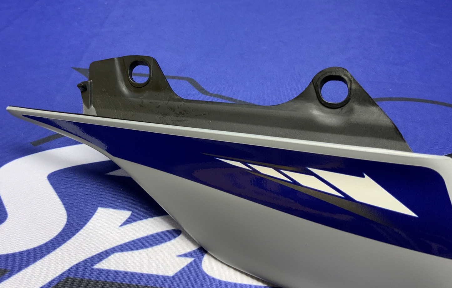 Yamaha Right Tail Fairing (Gray & Blue) YZF-R6 2017-2024 OEM BN6-W2172-50-P5