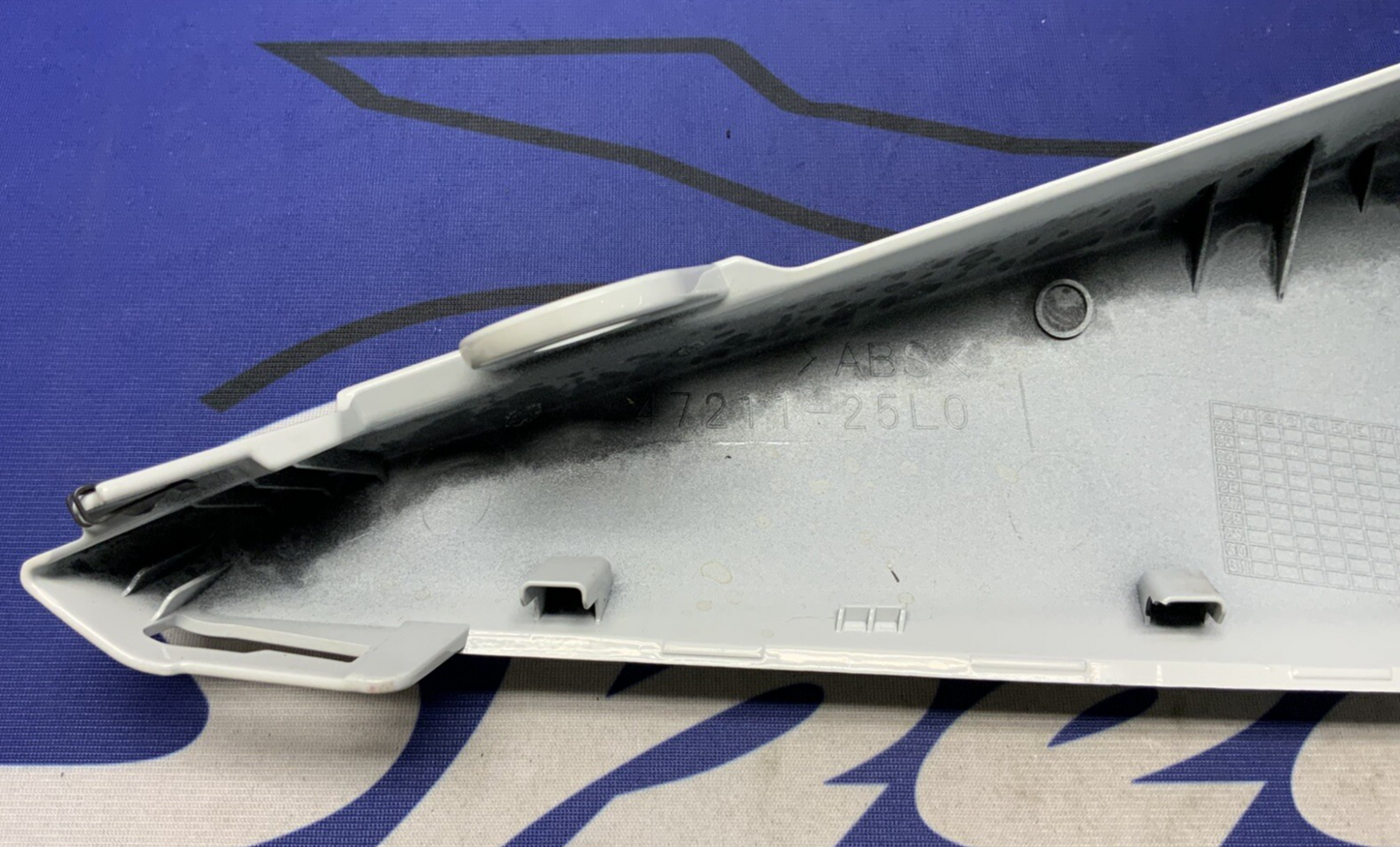 Suzuki Left Rear Frame Cover (White) GSX-8S/R 2023-2025 OEM 47210-25L00-QT7