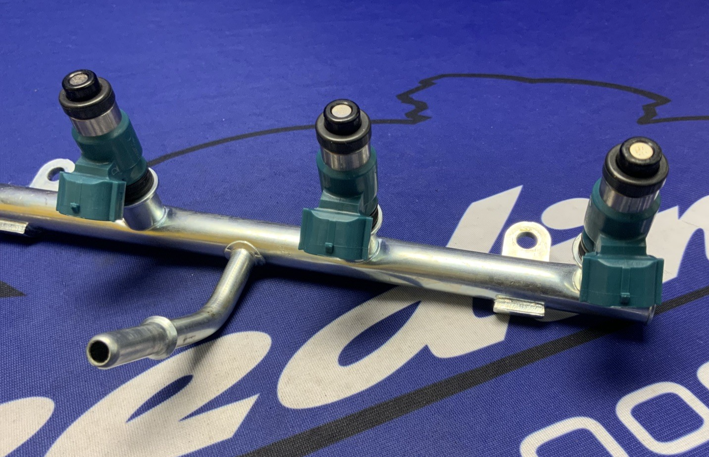 Yamaha Fuel Rail W/ Injectors YZF-R6 2008-2024 OEM 13S-13761-00-00