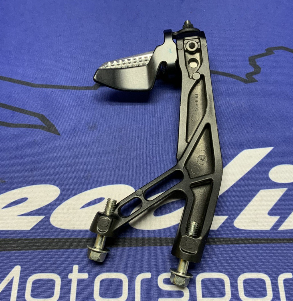 Yamaha Right Passenger Foot Rest YZF-R7 2022-2025 OEM 2CR-2742L-01-00