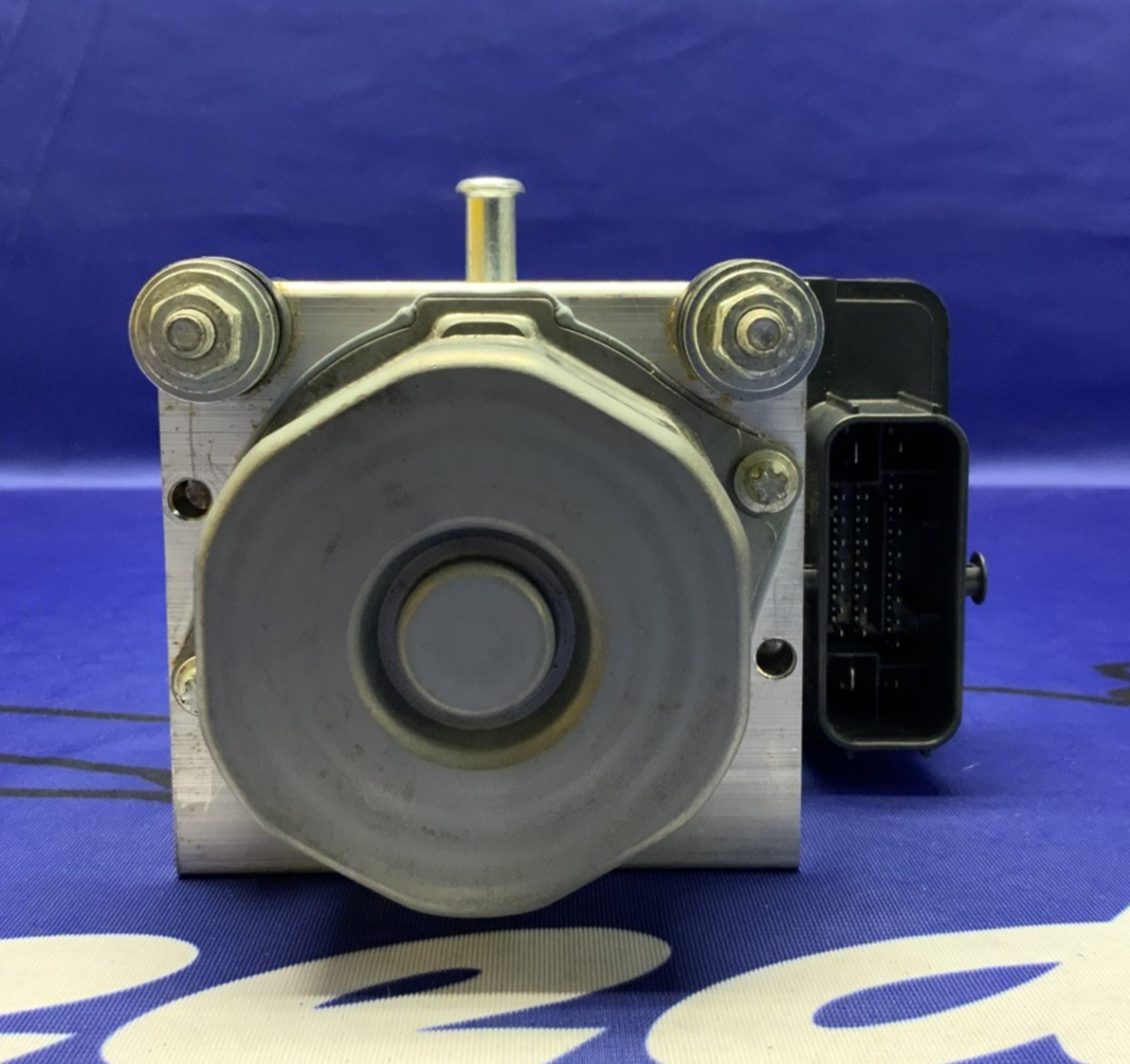 Yamaha ABS Pump Module Unit YZF-R1/S/M 2015-2019 OEM 2CR-85930-09-00