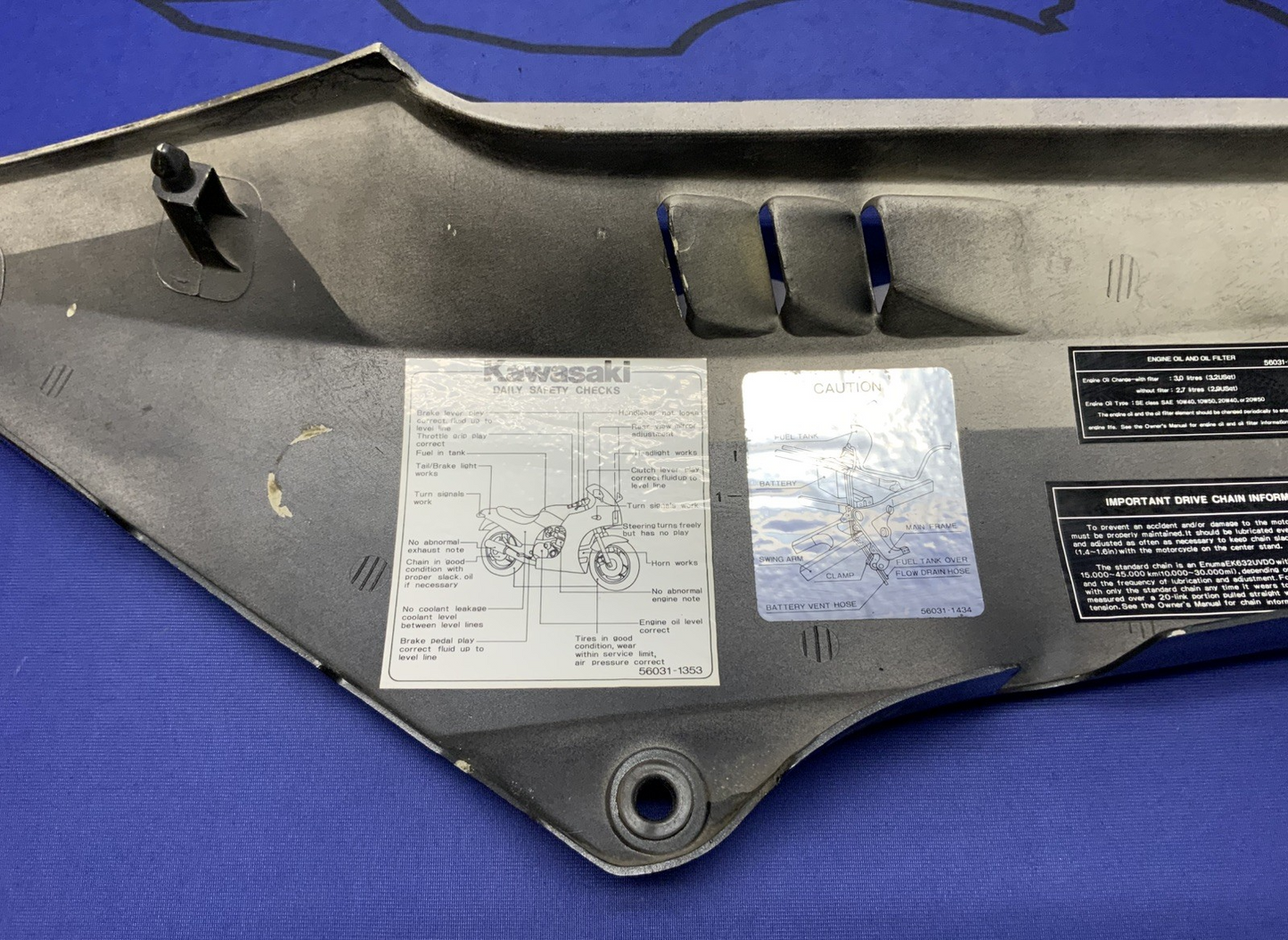 Kawasaki Right Lower Fairing (Black) GPZ1000R 1986-1987 OEM 36002-5160-T4