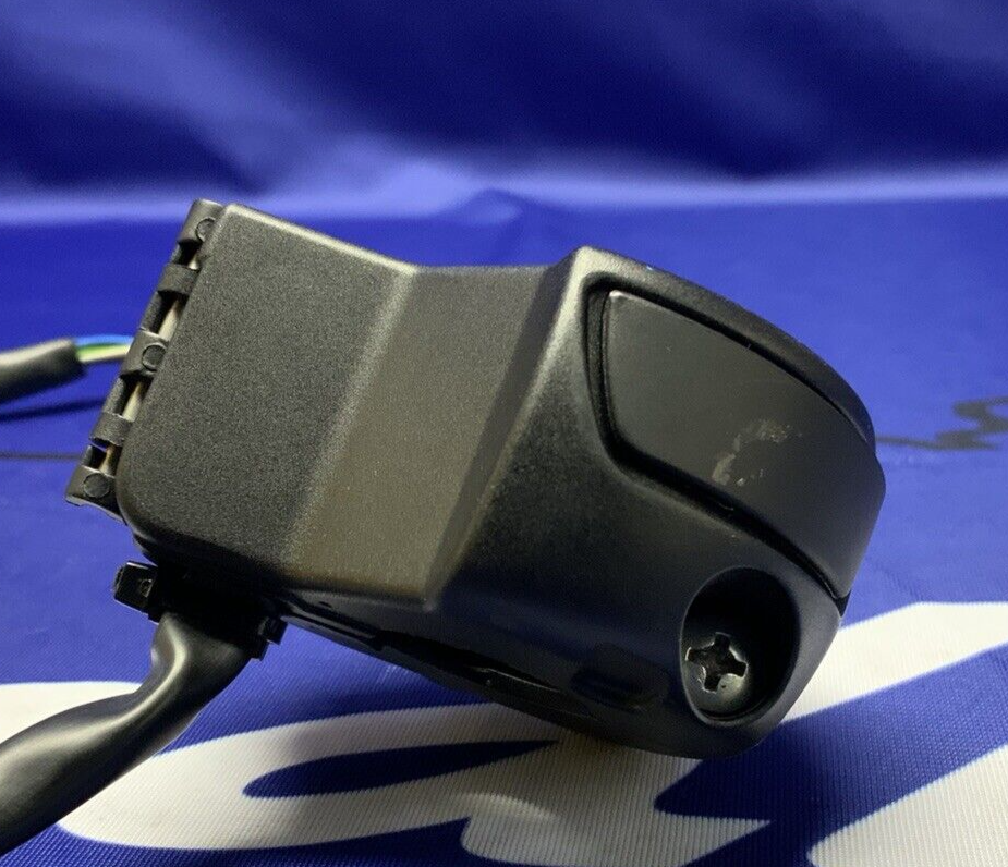 MV Agusta Right Handlebar Switch Assembly F3R/RR 2021-2023 OEM 8000C6399