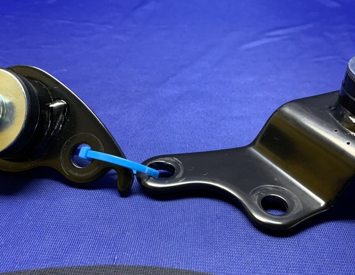 Suzuki Exhaust Bracket Set Left & Right GSXR 600/750 2011-2025 OEM 14773-14J00