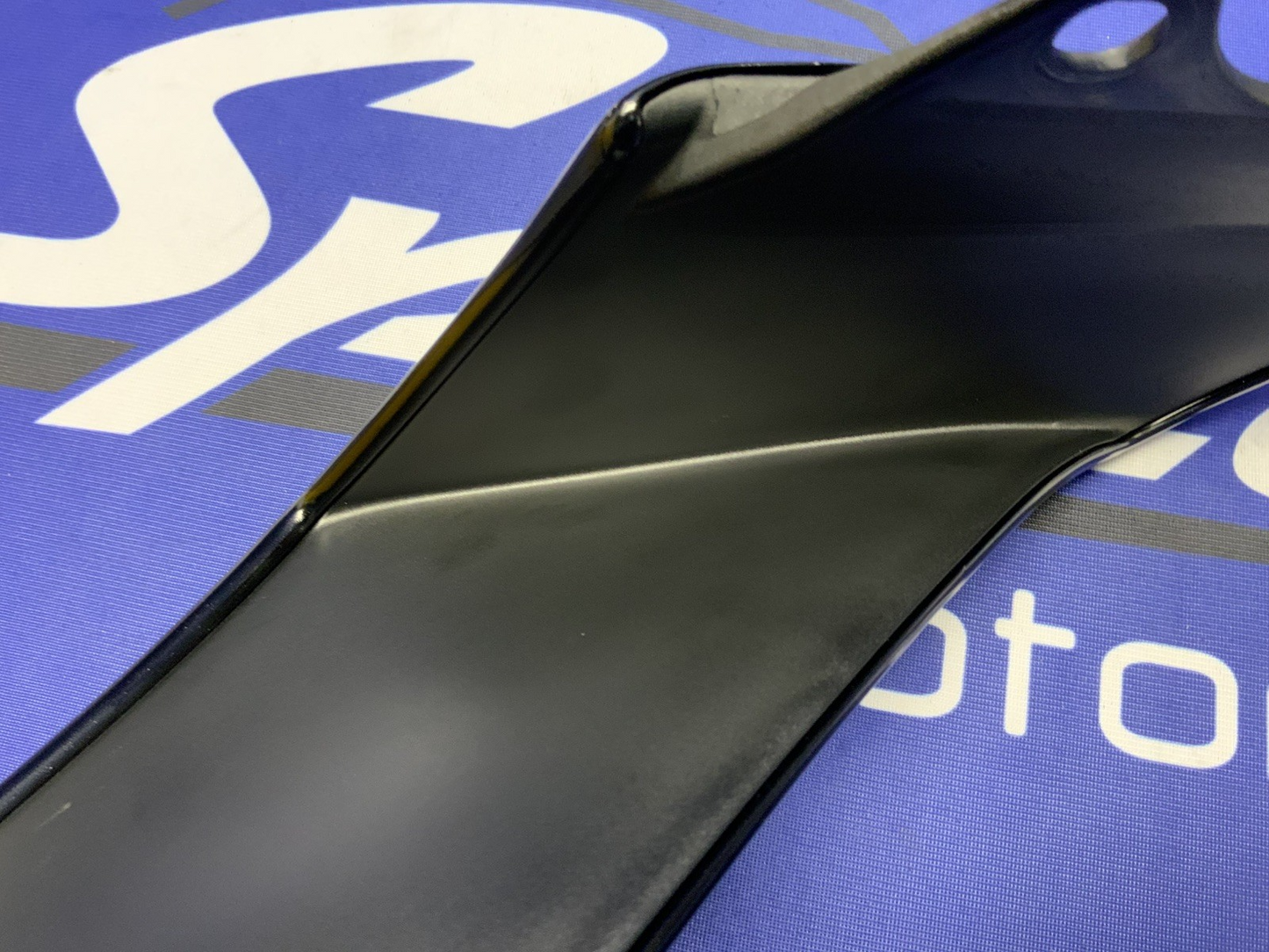 Yamaha Right Tail Fairing Black & Orange YZF-R6 2017-2024 OEM BN6-W2172-70-P1
