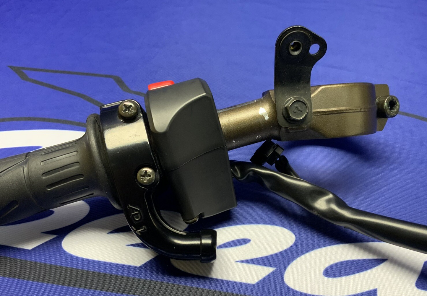Kawasaki Right Handlebar W/ Switch Assembly ZX-6RR 2003-2006 OEM 46003-1591