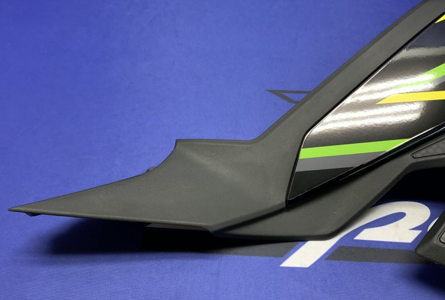 Kawasaki Right Tank Fairing ZX-4R/RR 2023-2025 OEM 14093-0963-H8