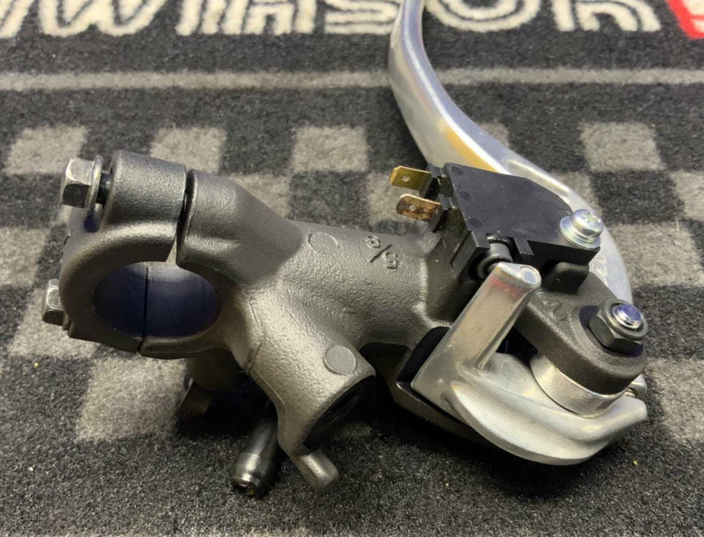 Yamaha Front Brake Master Cylinder Assembly YZF-R6 2017-2024 OEM 2CR-2580A-00-00