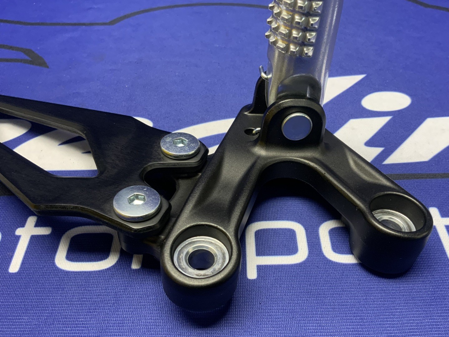 Yamaha Left Rear Set Bracket YZF-R9 2025 OEM BEA-27442-00-00
