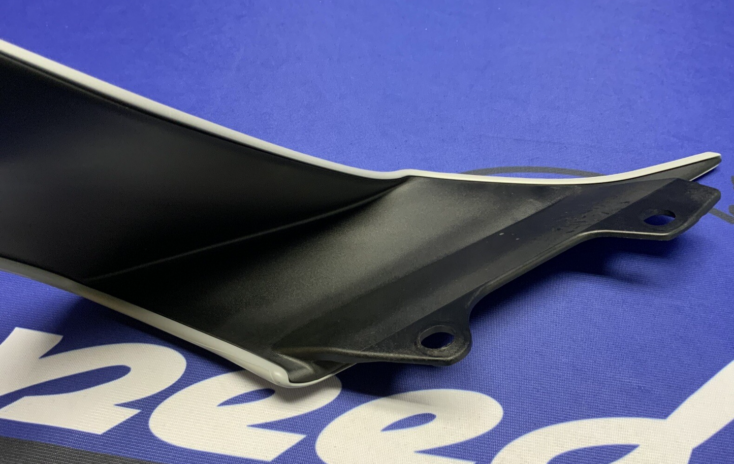Yamaha Left Tail Fairing (Gray & Blue) YZF-R6 2017-2024 OEM BN6-W2171-50-P5