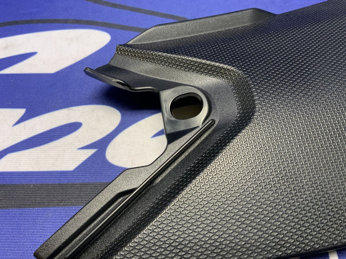 Yamaha Right Tank Cover (Black) YZF-R9 2025 OEM BKN-2171M-00-00