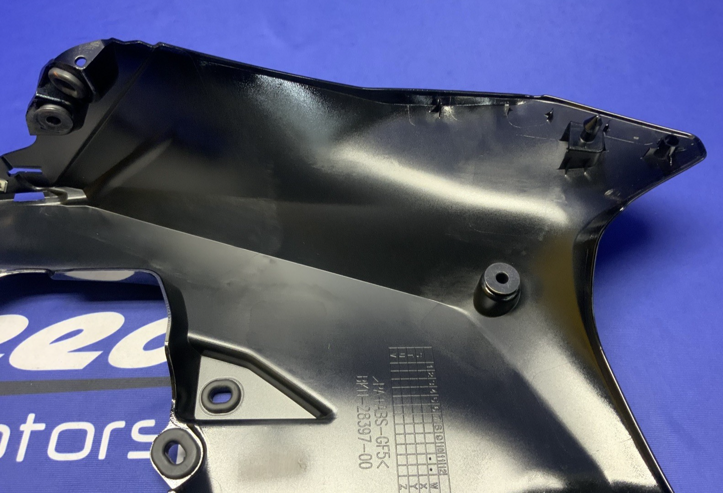 Yamaha Right Upper Fairing (Black) YZF-R9 2025 OEM BKN-28397-00-P1