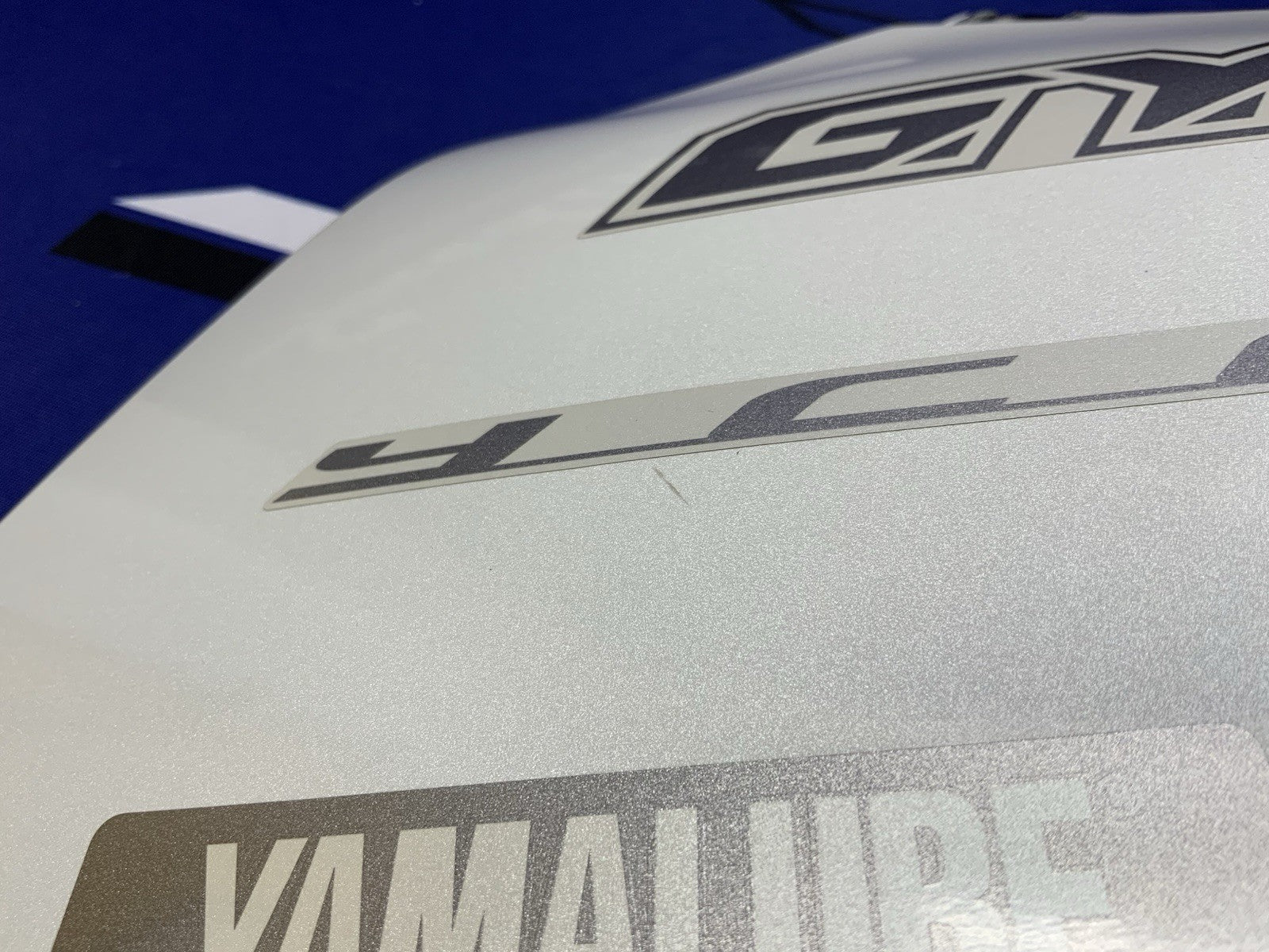 Yamaha Right Lower Fairing (White) YZF-R1 2009-2013 OEM 14B-28395-00
