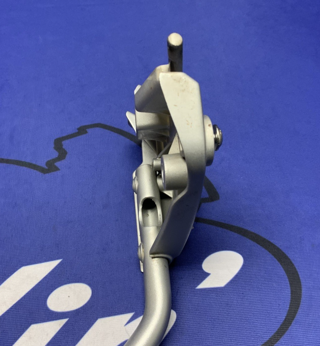 BMW Windshield/ Headlight Support Bracket R1200GS 2007-2013 OEM 46637702712