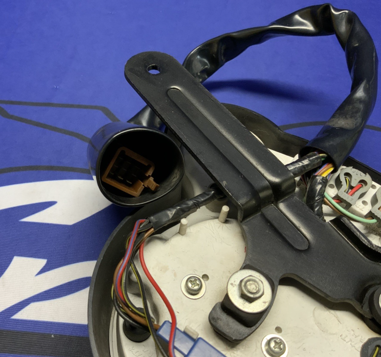 Kawasaki Speedometer Assembly GPZ1000RX 1986-1987 OEM 25001-1600