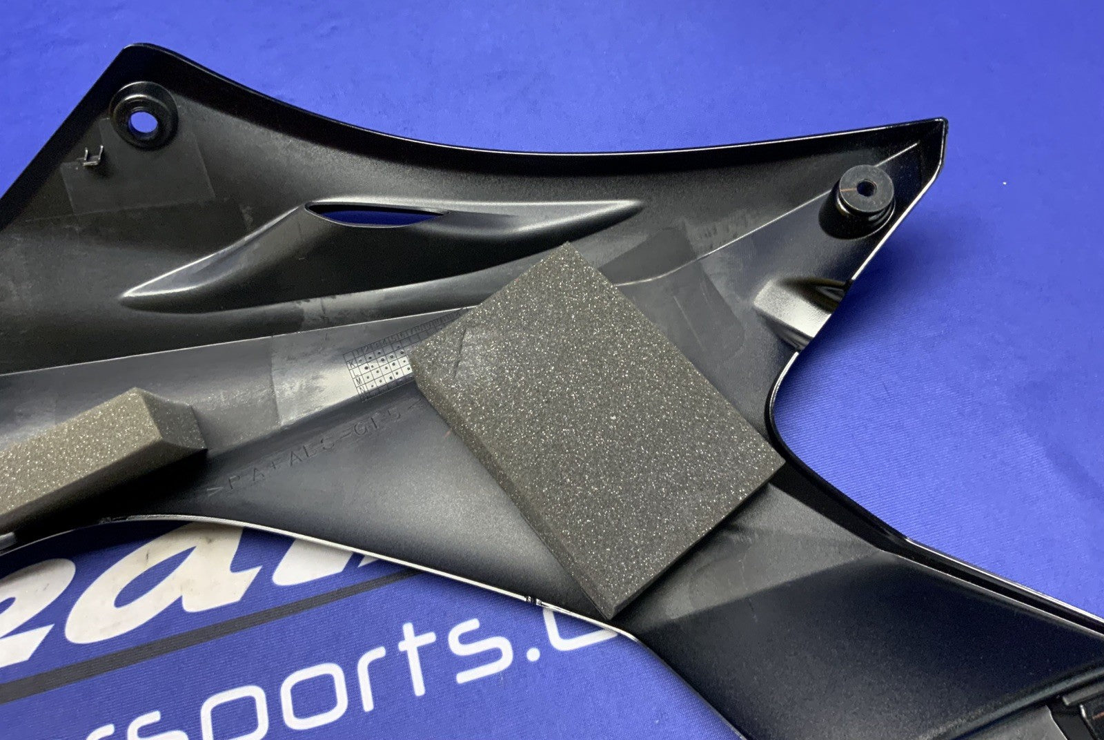 Yamaha Right Upper Fairing (Raven Black) YZF-R6 2017-2026 OEM BN6-2117W-00-P1