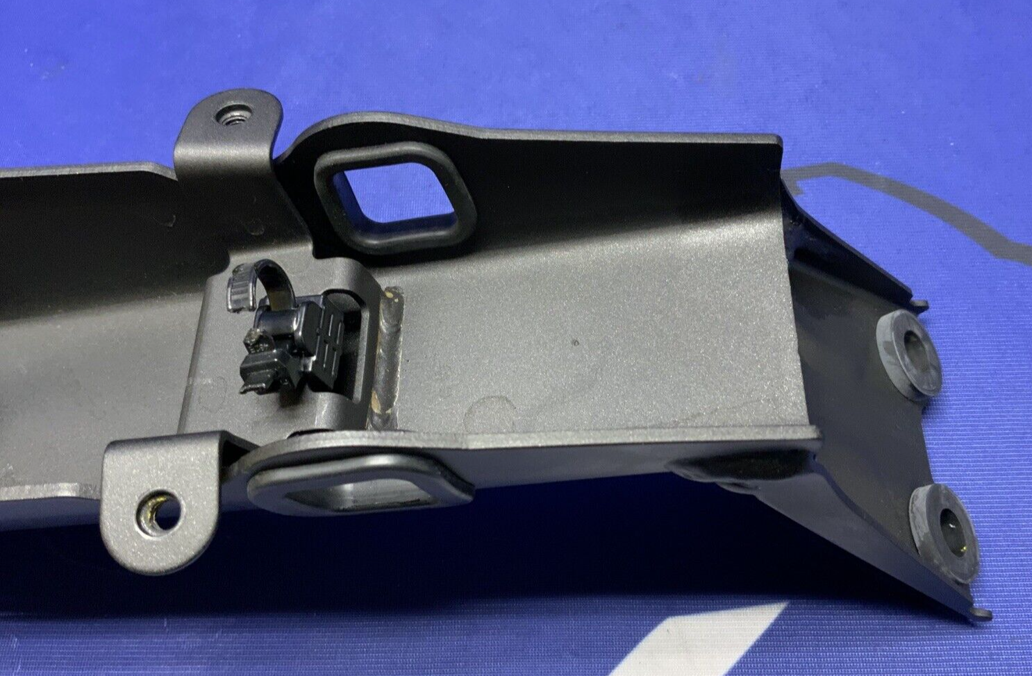 Kawasaki Rear Fender Bracket ZX-4R/RR 2023-2024 OEM 11057-7472