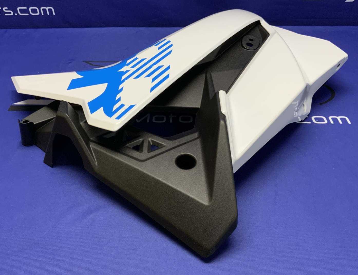 Suzuki Left Upper Fairing (Pearl Tech White) GSX-8R 2026 OEM 94480-25L10-QU2-1