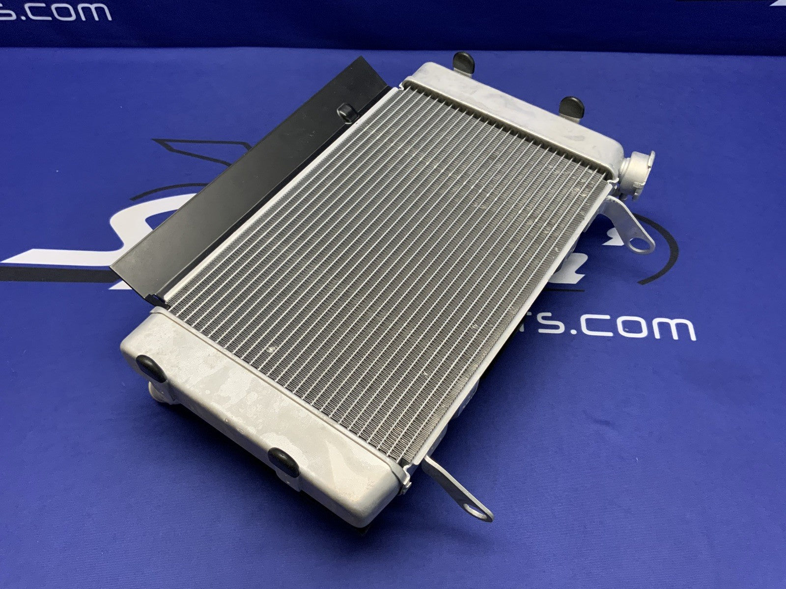 Suzuki Radiator Assembly W/Fan GSX-8R 2023-2026 OEM 17700-25L10-4
