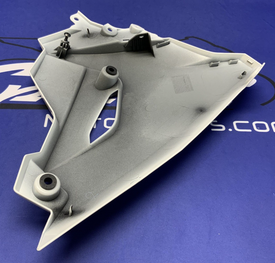 Suzuki Left Lower Fairing (Pearl Tech White) GSX-8R 2026 OEM 94480-25L20-QU2-1
