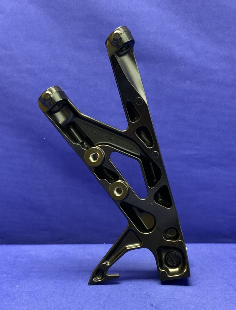 Suzuki Left Pillion Foot Rest GSX-8R 2024-2026 OEM 43821-25L00-2
