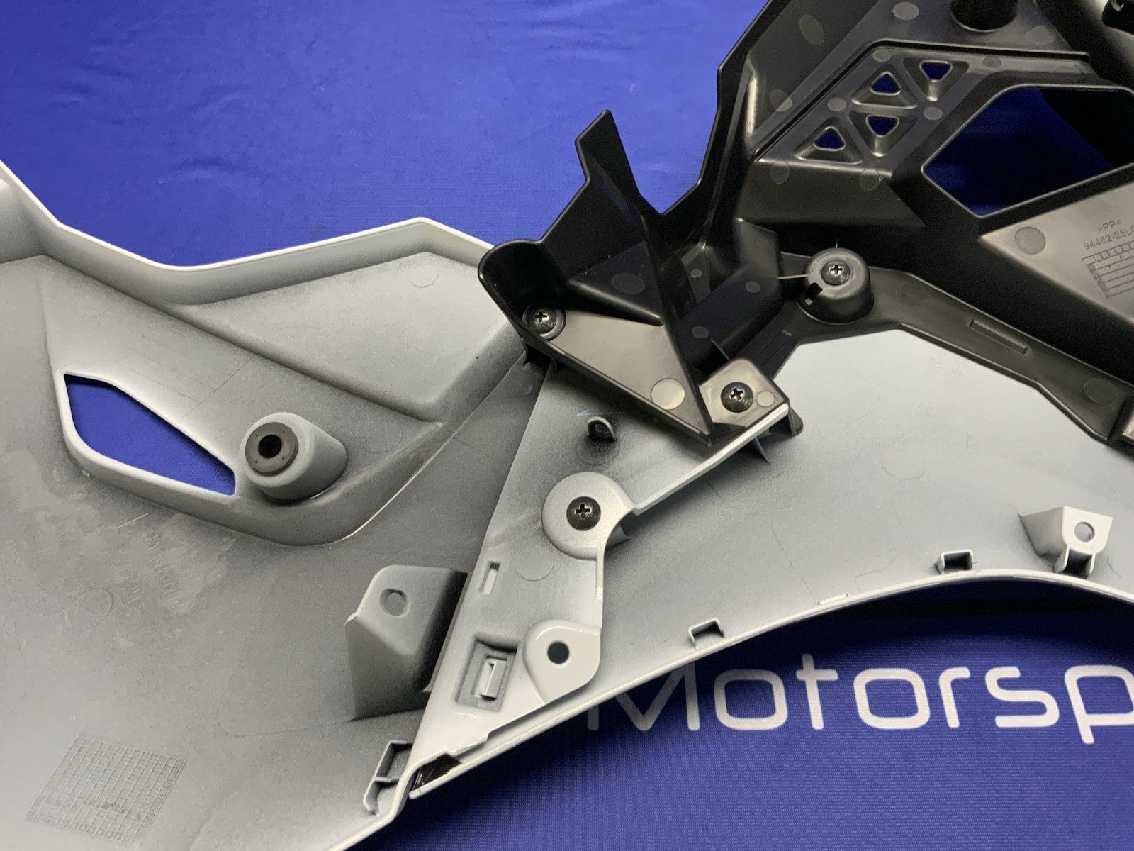 Suzuki Left Complete Fairing (White) GSX-8R 2023-2026 OEM 94480-25L10-QU2