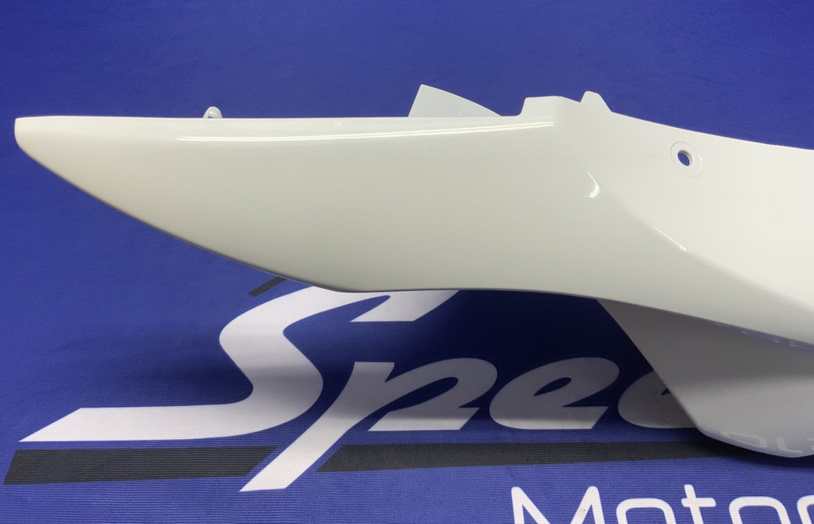 Suzuki Right Frame Cover W/ Turn Signal GSXR 750/600 2011-25 OEM 47100-15J10-6KX