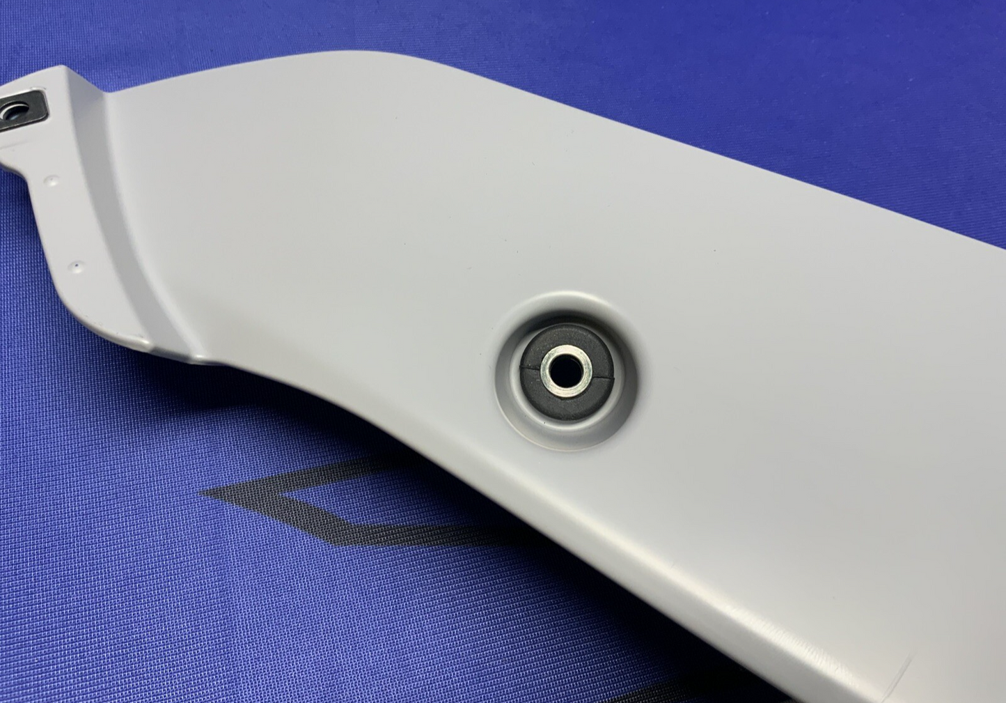 Yamaha Right Lower Fairing (Gray) YZF-R6 2017-2024 OEM BN6-28395-00-P4