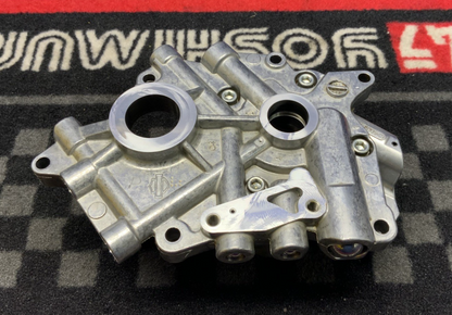 H-D Cam Shaft Support Plate W/ Oil Pump Assy Ultra Limited 2018-24 OEM 25400133