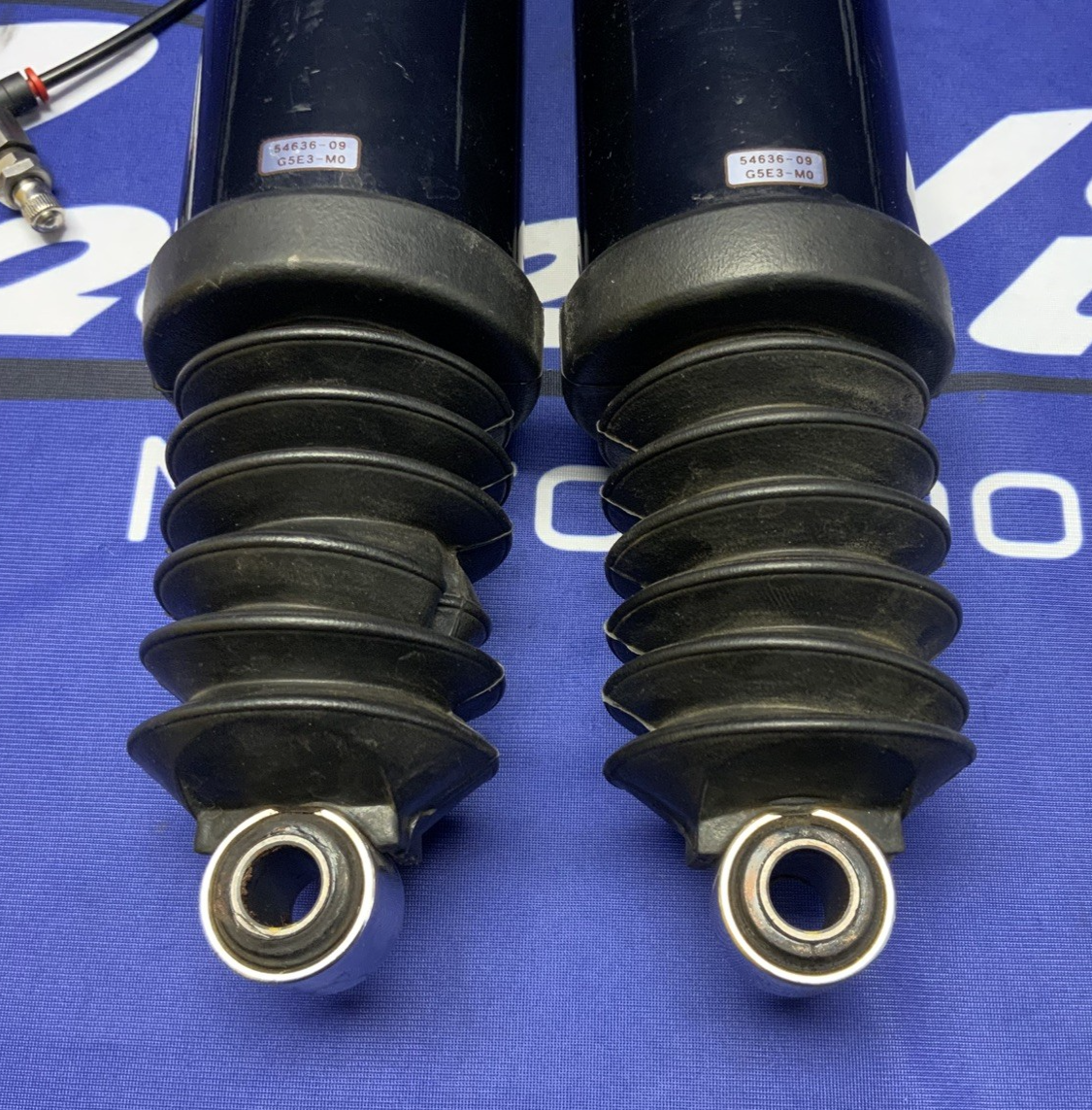 Harley Davidson Rear Shock Absorber Set Electra Glide 2003-2006 OEM 54565-97C