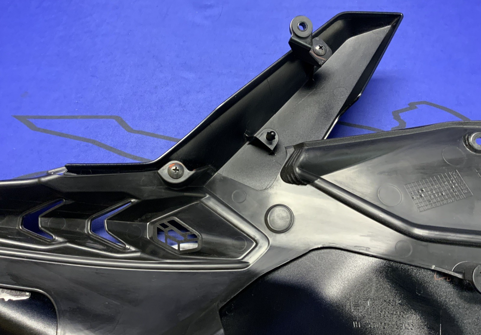Kawasaki Left Tank Fairing (KRT) ZX-4R/RR 2023-25 OEM 14093-0961-H8