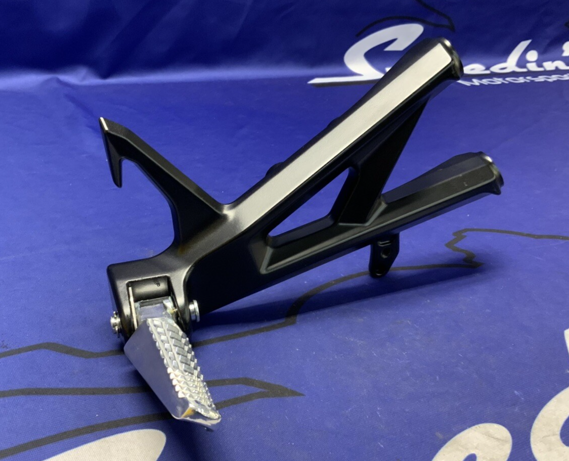 Suzuki Right Passenger Foot Rest GSX-8R/S 2023-2025 OEM 43811-25L00