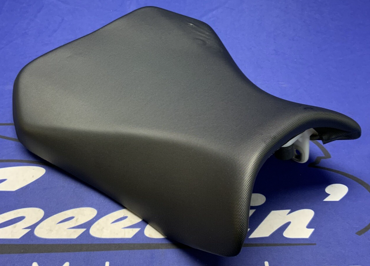 Suzuki Rider Seat GSXR 600/750 2011-2025 OEM 45100-14J11-DW2