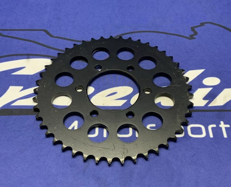 Suzuki Rear Wheel Drive Sprocket GT750 1972-1977 OEM 64511-31000