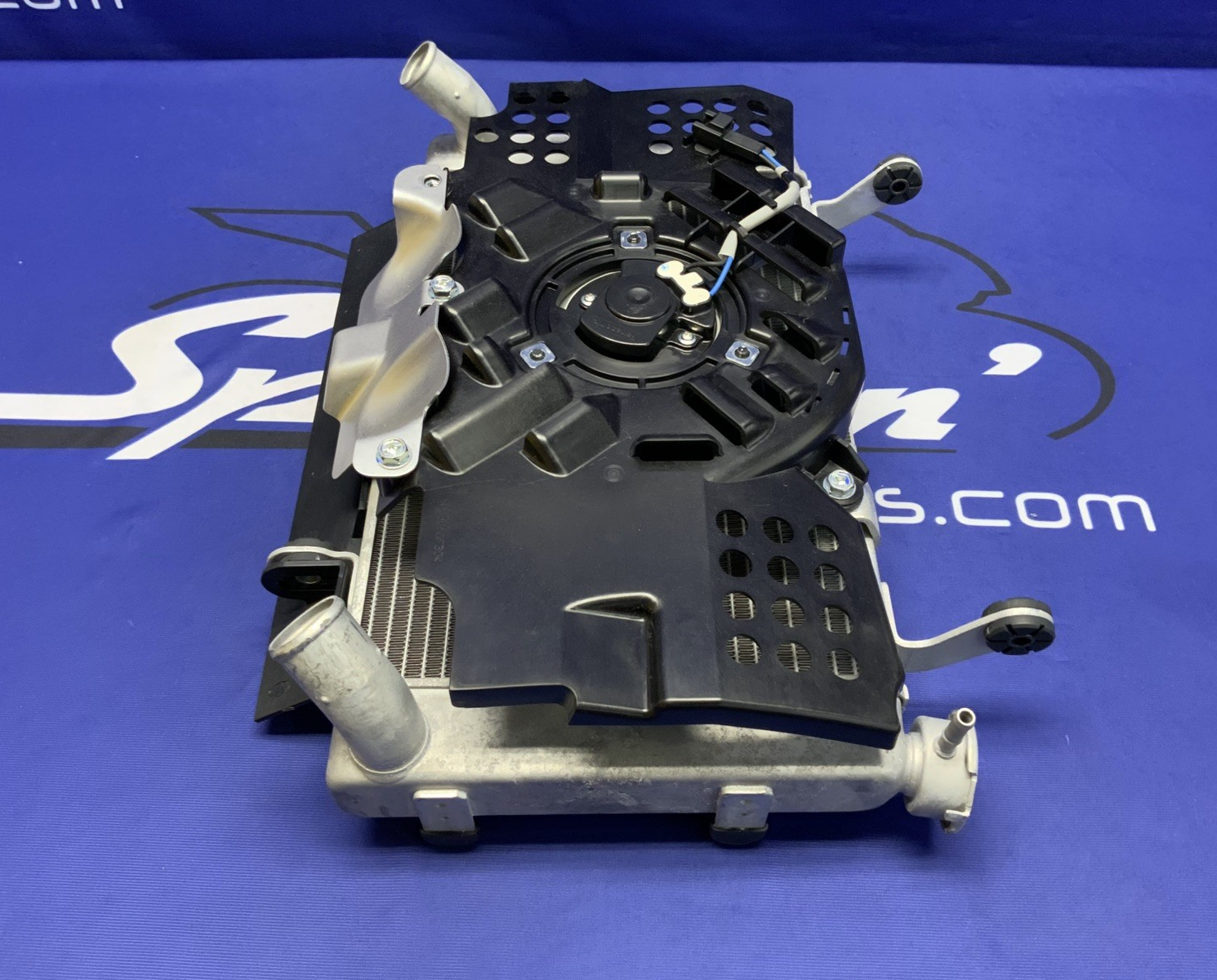 Suzuki Radiator Assembly W/Fan GSX-8R 2023-2026 OEM 17700-25L10-2