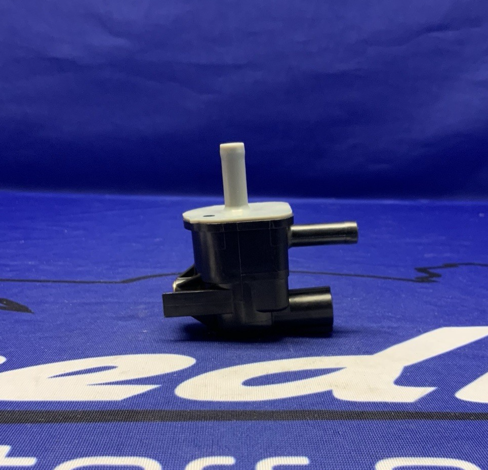 Triumph Purge Valve Street Triple RS 2023-2025 OEM T1248990