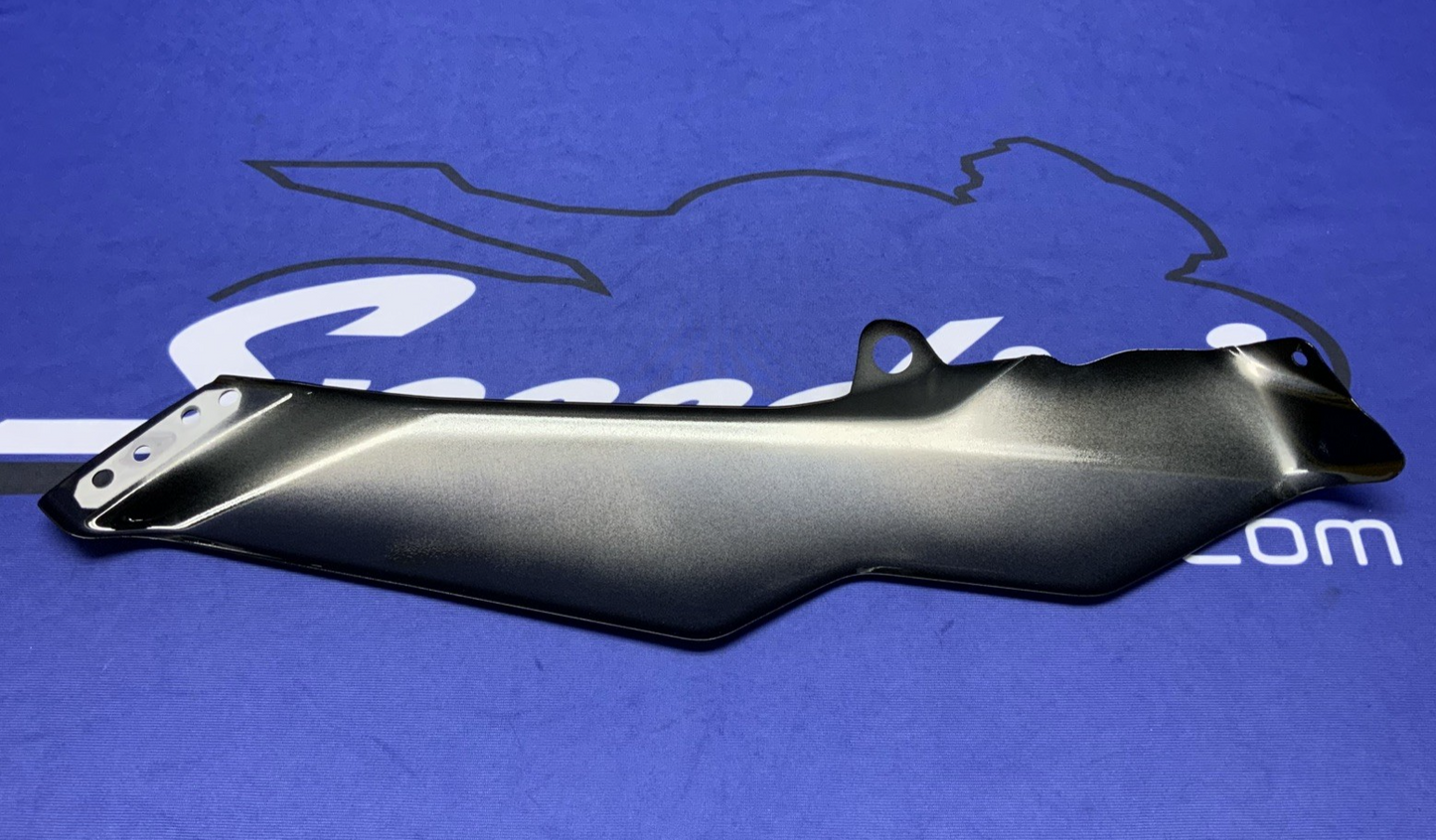 Yamaha Right Lower Fairing (Black) YZF-R7 2022-2025 OEM BEB-2834W-11-P5