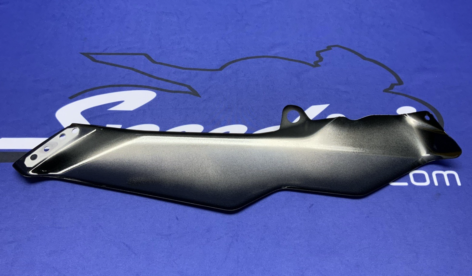 Yamaha Right Lower Fairing (Black) YZF-R7 2022-2025 OEM BEB-2834W-11-P5