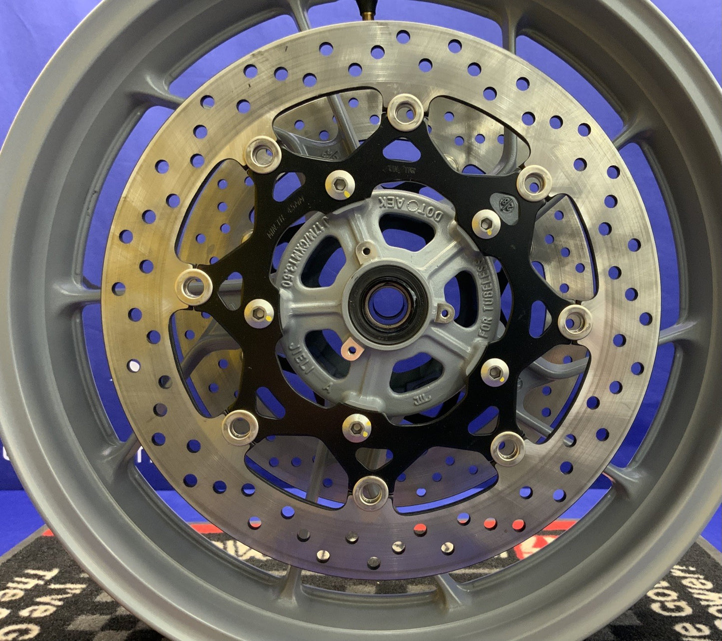Suzuki Front Wheel W/ Rotors (Matte Gray) GSX-8R 2024-2026 OEM 54111-25L00-QZP