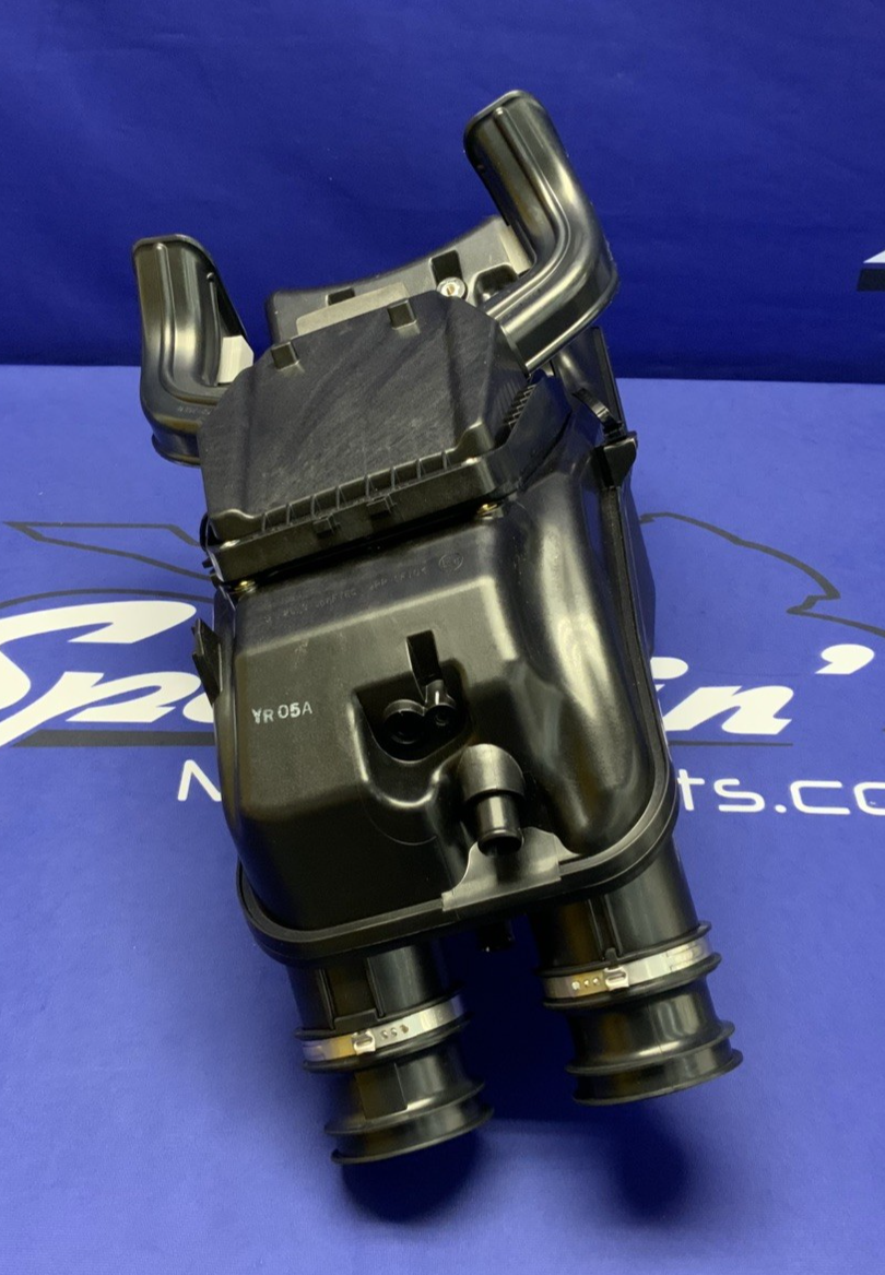 Suzuki Air Box Assembly GSX-8R 2024-2026 OEM 13700-25L00-2