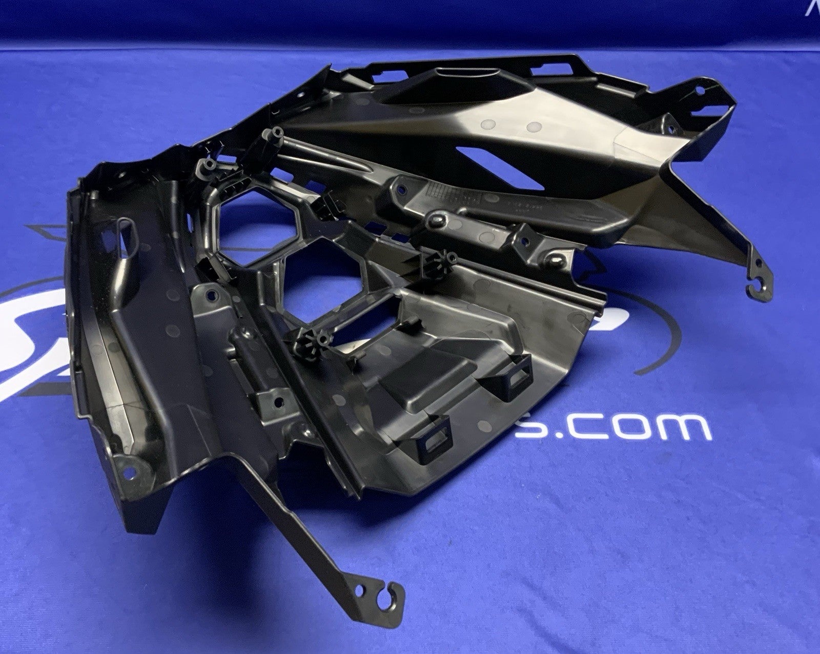 Suzuki Front Cowling Body GSX-8R 2024-2026 OEM 94412-25L00