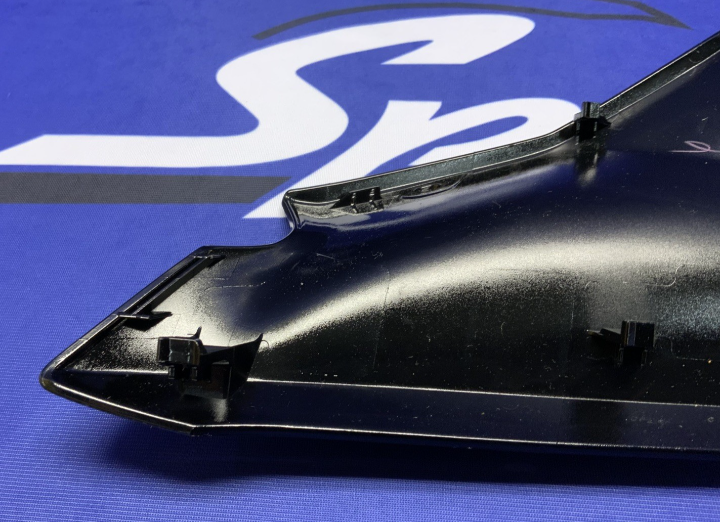 Yamaha Left Upper Fairing (Black) YZF-R7 2022-2025 OEM BEB-2837L-00-P4