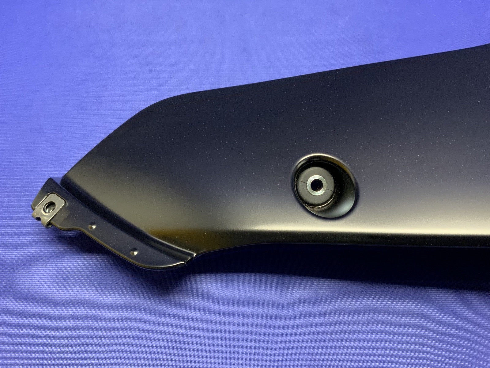 Yamaha Right Lower Fairing (Raven Black) YZF-R6 2017-2026 OEM BN6-28395-00-P1-3