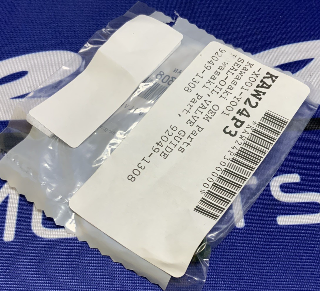 Kawasaki Valve Guide Oil Seal Ninja ZX-6R 95-24 OEM 92049-1308