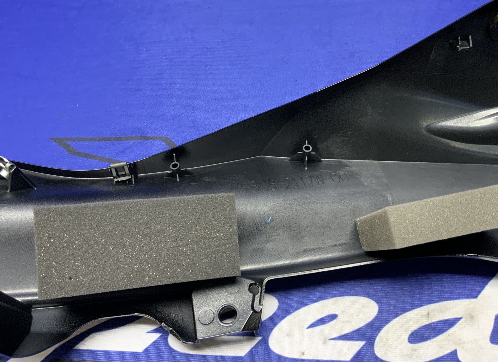 Yamaha Right Upper Fairing (Raven Black) YZF-R6 2017-2026 OEM BN6-2117W-00-P1-3