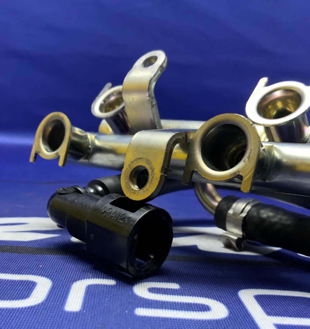 Suzuki Fuel Rail Assembly GSXR600/750 2006-2007 OEM 15730-01H00