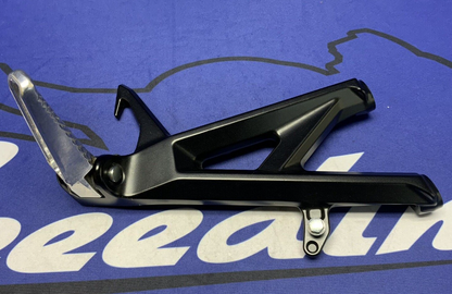 Suzuki Passenger Foot Rest Set GSX-8R/S 2023-2025 OEM 43821-25L00, 43811-25L00